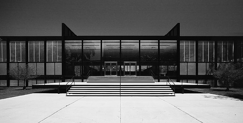 Mies Van Der Rohe’s Crown Hall